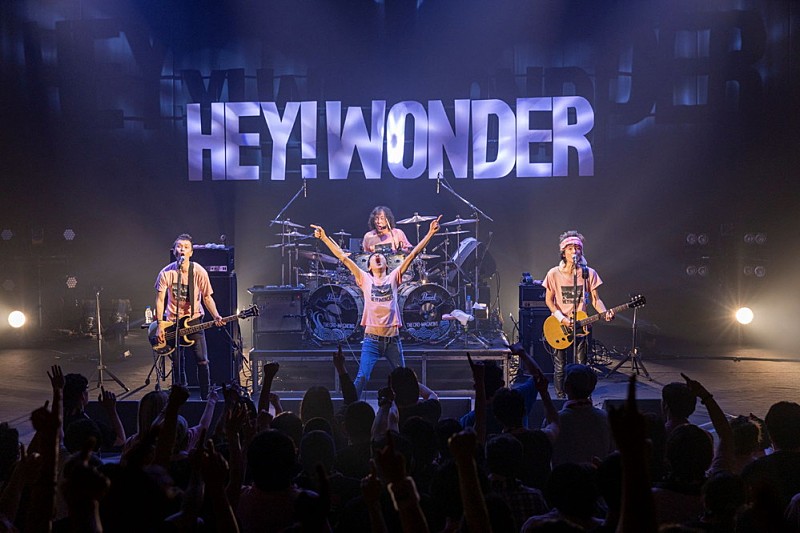 ザ・クロマニヨンズ、ツアー【HEY! WONDER 2024】のライブDVD発売決定