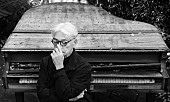 坂本龍一「坂本龍一、【playing the piano europe 2009 - Limited Edition】一夜限りプレミア上映決定」1枚目/3