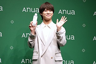 「なにわ男子・大橋和也「標準語が難し過ぎた」 スキンケアブランド「Anua」のCM撮影で“緊張”」