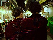 「とまとくらぶ（山田将司×村松拓）、新曲「羅針盤」MV公開」1枚目/3