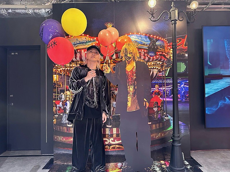 HYDE「HYDE【HYDE [INSIDE] Release Special POP-UP STORE in HARAJUKU】サプライズ訪問の様子」3枚目/6