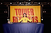 デュア・リパ「デュア・リパ、渋谷タワレコでサイン会開催」1枚目/10