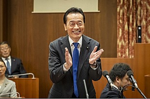 「「民王R」“白鳥”溝端淳平6股交際ならぬ8股交際を告白… 「ちょいちょい、構文挟んでくるの笑う」」