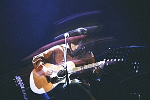 「＜ライブレポート＞tonun、スモーキーな歌声と卓越したギタープレイに目を見張る弾き語りワンマンツアー最終日」