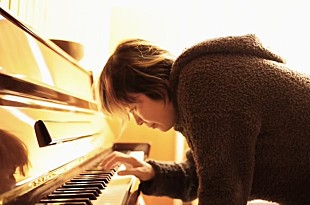 「原田郁子×谷川俊太郎、共作「いまここ」の映像作品がYouTubeで公開」