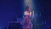 阿部真央「阿部真央、「immorality（Arranged by 岡崎体育）」ライブ映像公開」1枚目/1