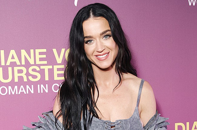 「ケイティ・ペリー、テイラー・スウィフト【The Eras Tour】での楽しい経験を振り返る「彼女のことが大好き」」1枚目/1