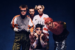 「フォンテインズD.C.、最新ALより「Favourite」日本語字幕付きMV公開」