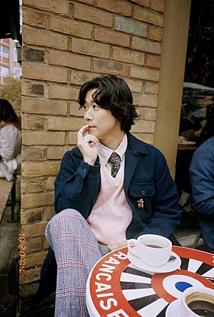 「小袋成彬、自身初のエッセイ集『消息』発売決定」