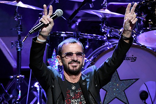 「リンゴ・スター、人生で一度もピザを食べたことがないと明かす」1枚目/1