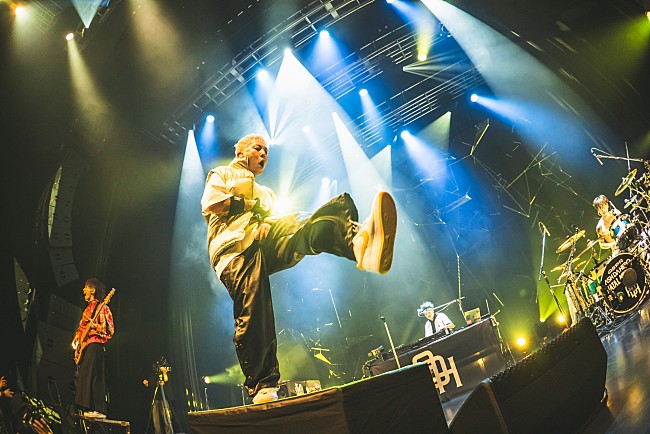 「ASH DA HERO、ワンマンライブ【ASH DA HERO LIVE 2025 &quot;New Chapter&quot;】のオフィシャルレポートが到着　ワールドツアー開催＆ニューアルバムのリリース決定」1枚目/6