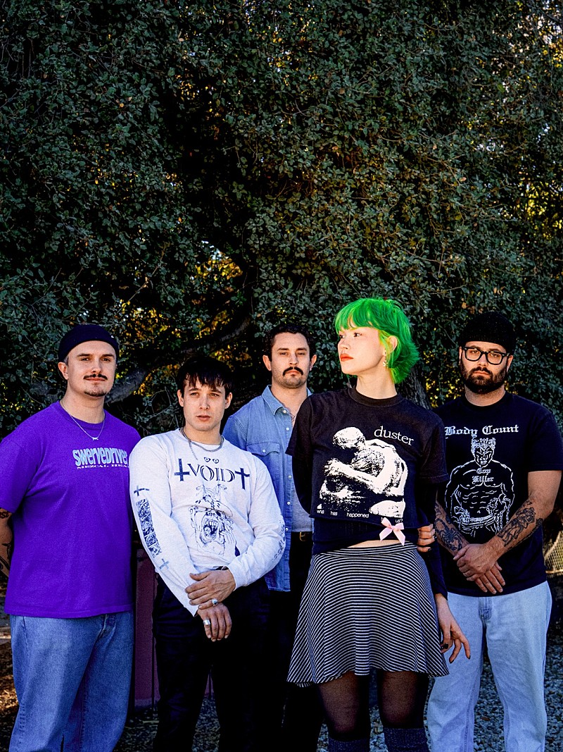 スカウル、ツアーの裏側を収めた「B.A.B.E.」MV公開