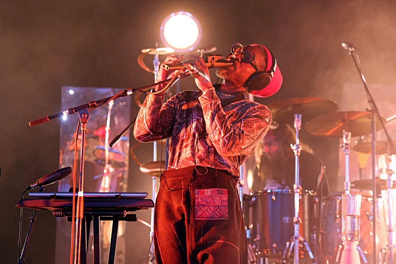 「アンドレ3000、スライ＆ザ・ファミリー・ストーンがアウトキャストに与えた影響について振り返る」1枚目/1