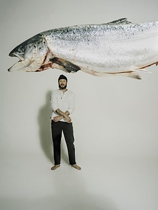 「ボン・イヴェール、「Everything Is Peaceful Love」MV公開」