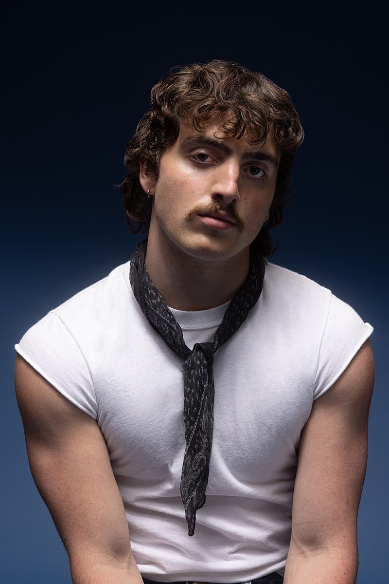 ベンソン・ブーン、新曲「Sorry I’m Here For Someone Else」公開