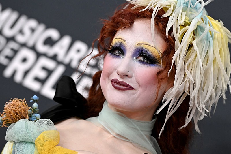 チャペル・ローン、新曲「The Giver」リリース日発表＆カントリー・アルバムを制作しているのか明かす