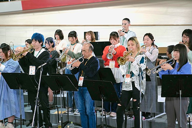 「『【imase】FRIENDS!!! （Pococha × ヤマハ みんなの演奏会｜Special Movie）』」5枚目/6