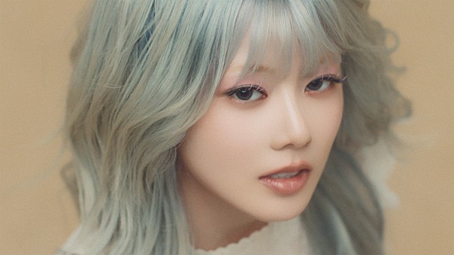 「XG、様々な“愛”の世界を「IS THIS LOVE」MVで描く」1枚目/2