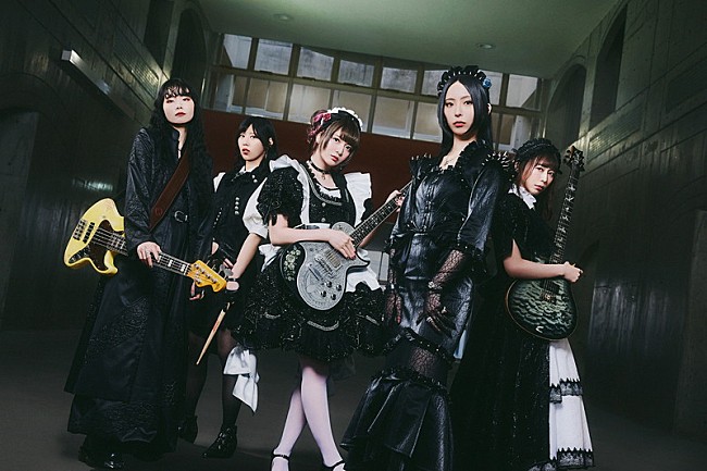 「BAND-MAIDの演奏をモーションキャプチャーでアニメ化、OPテーマ担当の『ロックは淑女の嗜みでして』」1枚目/3