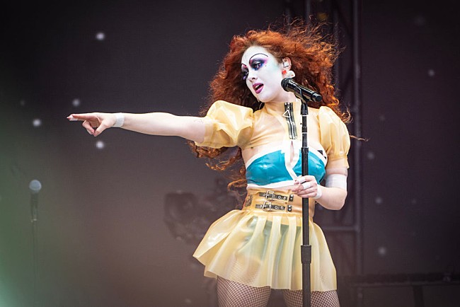 「チャペル・ローン、カントリー・ミュージックに踏み込むのは“大胆で怖い”と語る」1枚目/1