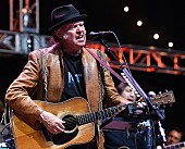 「ニール・ヤング、ウクライナでの無料コンサート開催中止」1枚目/1