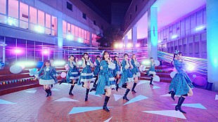 「≠ME、学園アニメ風の演出で魅せる「神様の言うとーり！」MV公開　」