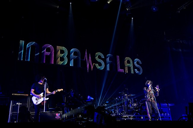 「＜ライブレポート＞INABA／SALAS、8年ぶりにファンと再会「皆さんの素敵な表情と声援いっぱいいただきました」」1枚目/8
