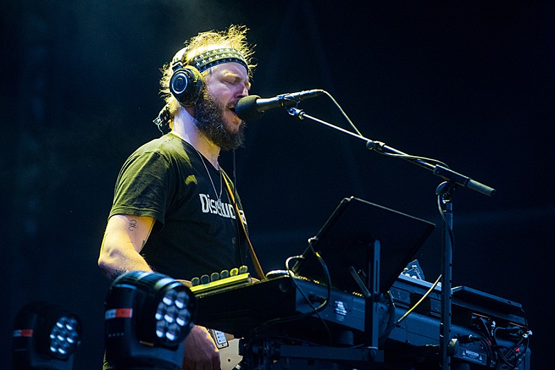 「ボン・イヴェールのジャスティン・ヴァーノン、テイラー・スウィフト／チャーリーxcxとのコラボ曲を語る」1枚目/1