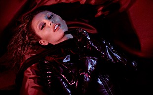 「マイリー・サイラス、新曲「End of The World」MV解禁」