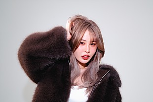 「HITOMIN、“中性的でラフでボーイッシュな”新曲「Painkiller」MV公開へ」