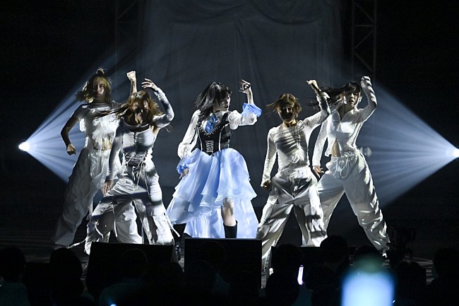 「＜ライブレポート＞前島亜美、“青い瞬間”をつかむためのステージ【前島亜美 1st LIVE Blue Moment supported by animelo】」1枚目/11