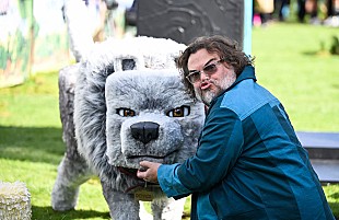 「ジャック・ブラック、『マインクラフト／ザ・ムービー』より34秒の楽曲が米ビルボード“Hot 100”入りした最も短い曲に」