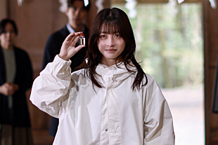 「「天久鷹央の推理カルテ」“鷹央”橋本環奈が水神様の祟りを科学的に解明　「完成度が桁違いに高い気がする」「橋本環奈の演技が決まってる」」