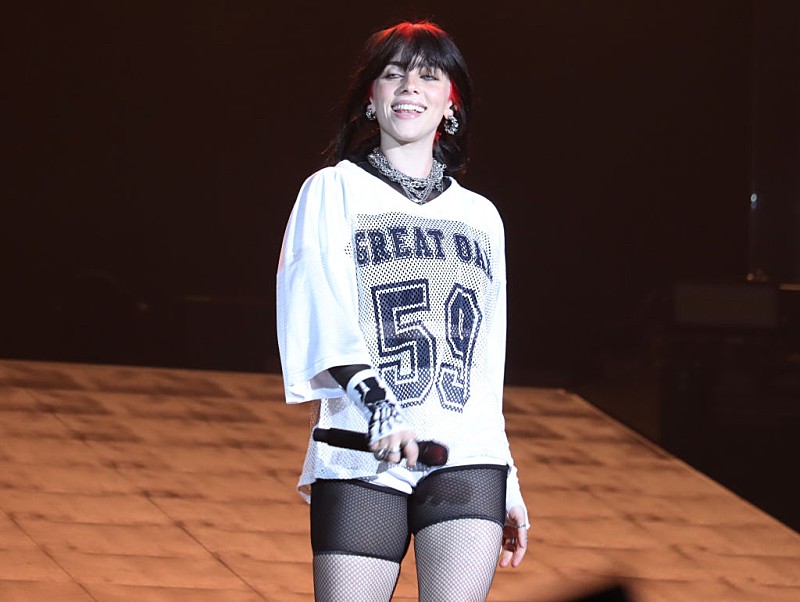 ビリー・アイリッシュ、レディオヘッド「Creep」をオランダ公演でカバー 