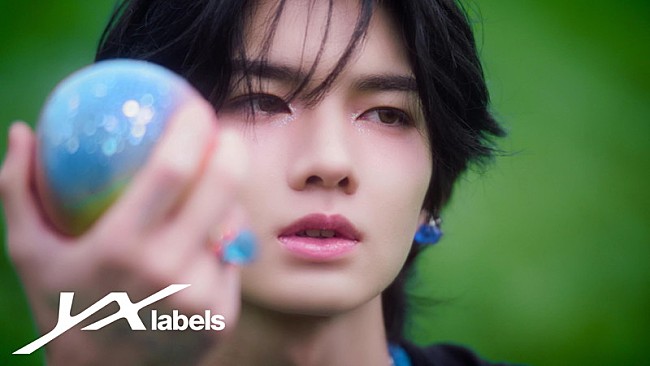 「aoen、太陽の光＆影を『青い太陽 (The Blue Sun)』コンセプトビデオで表現」1枚目/4