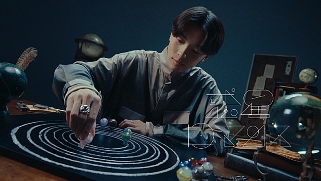 「imase、「惑星ロマンス」MVは“軌道の交差の中で生まれるロマンス”を描いた映像作品」1枚目/3