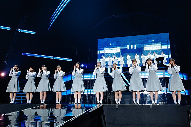 「日向坂46、五期生10人が【おもてなし会】で初パフォーマンス「これからも日向坂46とおひさまのみなさんが、手を繋いで全力で日向坂を駆け上っていけますように」」1枚目/18