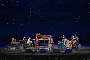 「＜ライブレポート＞佐藤竹善【Cross Your Fingers 25】小野リサ／斉藤由貴らと名曲が織りなすシナジー「みんな良い顔してる！」」