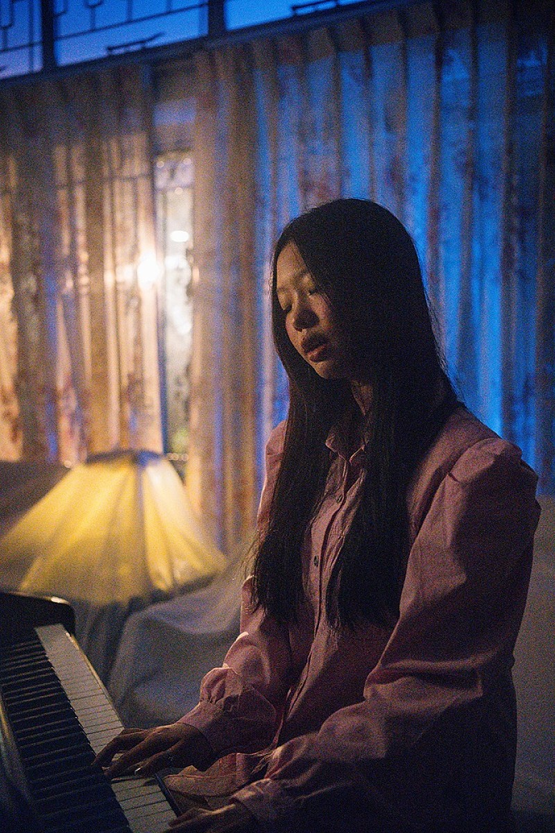 レジーナ・ソング、新曲「Love me again」本日リリース＆MV公開