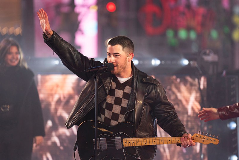 ニック・ジョナス、KISSの伝記映画でポール・スタンレーを演じると報道