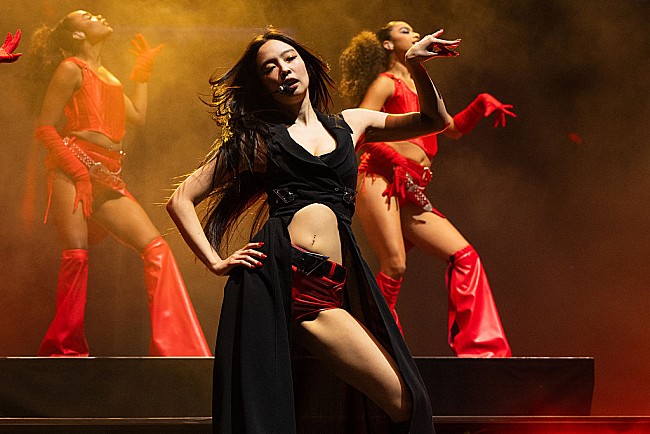 「BLACKPINKのジェニー、激辛チャレンジに圧倒されるもジスなら制覇できると断言」1枚目/1