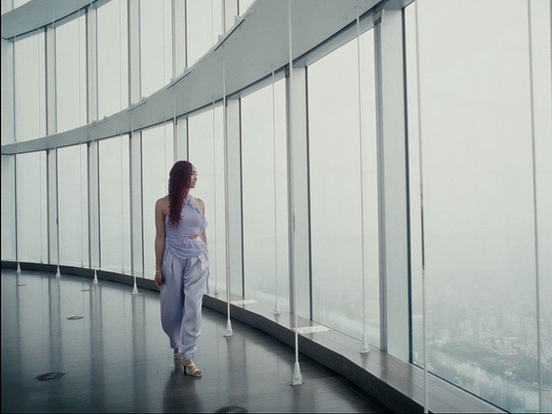 「『Crystal Kay「恋におちたら (Re-recording)」MUSIC VIDEO』」5枚目/10