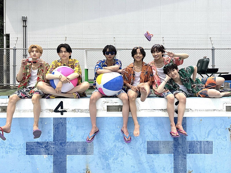 Lienel、奇妙でシュールな「超絶SUMMERでバカになれ」MV（梅雨ver.）公開