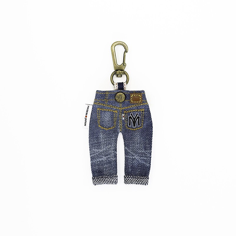 「山崎まさよし オールタイムベストアルバム『山崎見聞録 ~30th Anniversary All Time Best~』
完全生産限定盤グッズ:山崎まさよし別注「ミニジーンズキーホルダー」」4枚目/4