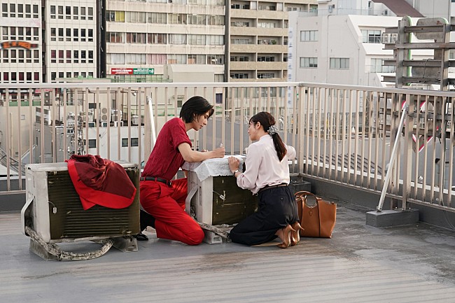 「「愛の、がっこう。」“愛実”木村文乃が漢字を教えるシ－ンに反響　ラウ－ルは「ホスト役がハマり過ぎ」「当たり役」」1枚目/1