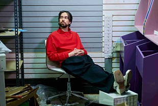 「アレックス・G、本日発売のニューAL『ヘッドライツ』より「Oranges」ヴィジュアライザー公開」