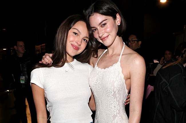 「オリヴィア・ロドリゴ＆グレイシー・エイブラムス、ガザで飢餓に苦しむ子どもたちへの関心を促す」1枚目/1