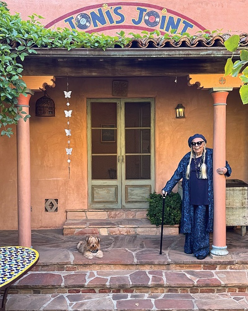 ジョニ・ミッチェル、ジャズへの愛と敬意が詰まったコンピ盤『ジョニズ・ジャズ』リリース決定