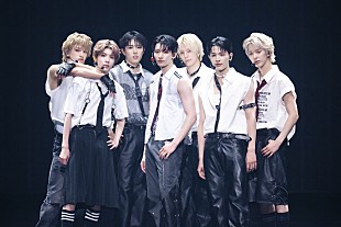 「＜ライブレポート＞NEXZ、夢の日本武道館で刻んだ絆と涙の一夜――初の全国ツアー【“One Bite”】東京公演」