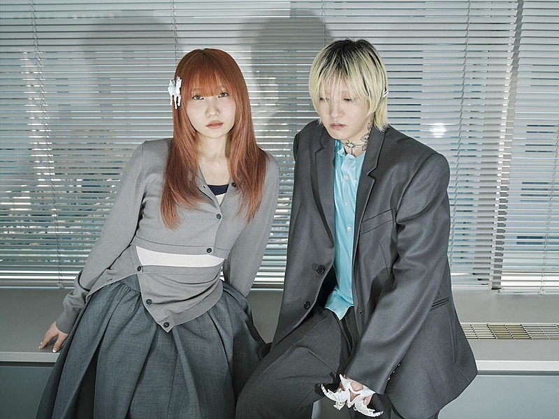 「YOASOBI(C)Sony Music Entertainment (Japan) Inc.
」2枚目/3